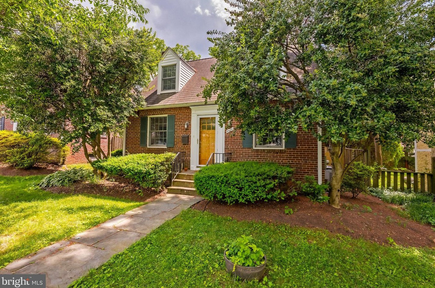 4420 Alton Pl Nw, Washington, DC 20016