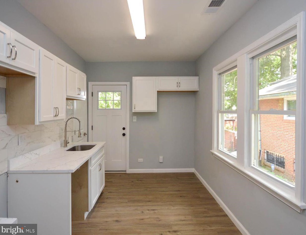 48 53 Pl, Washington DC 20019-6532 exterior