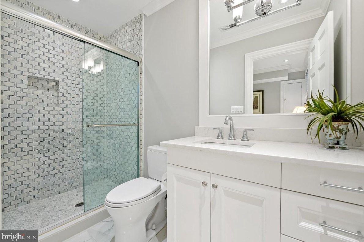 1653 34 St, Washington DC 20007-2742 exterior