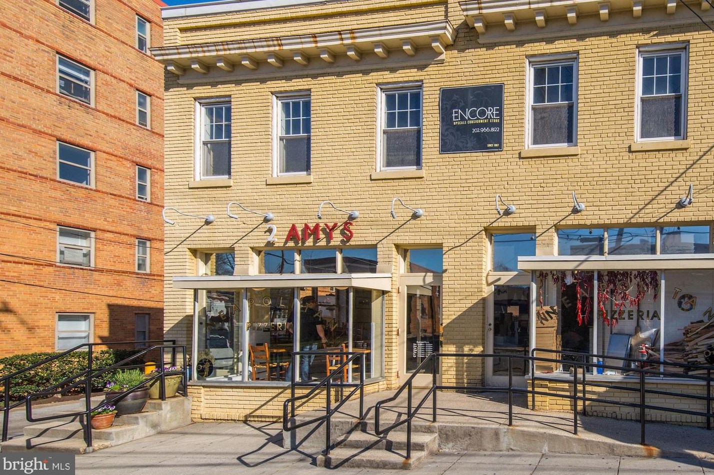 4000 Cathedral Ave, Washington DC  20016-5249 exterior