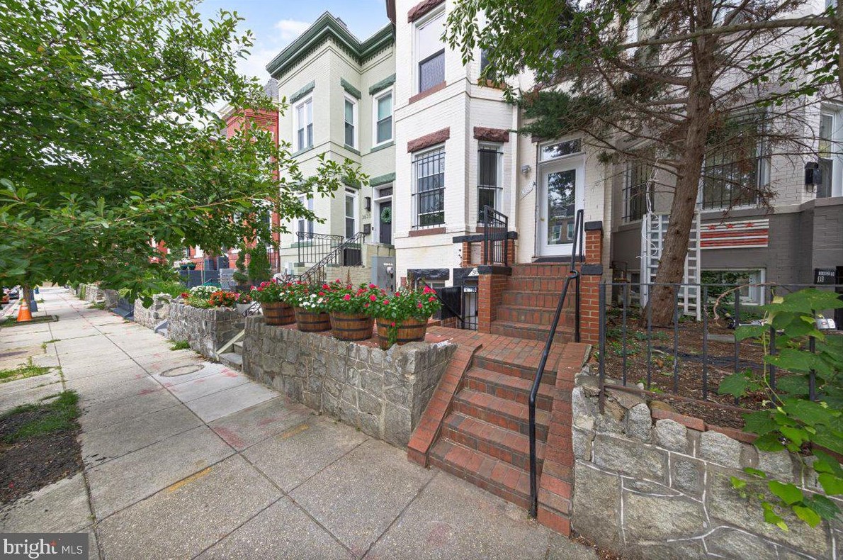 3633 11th St Nw #a, Washington, DC 20010