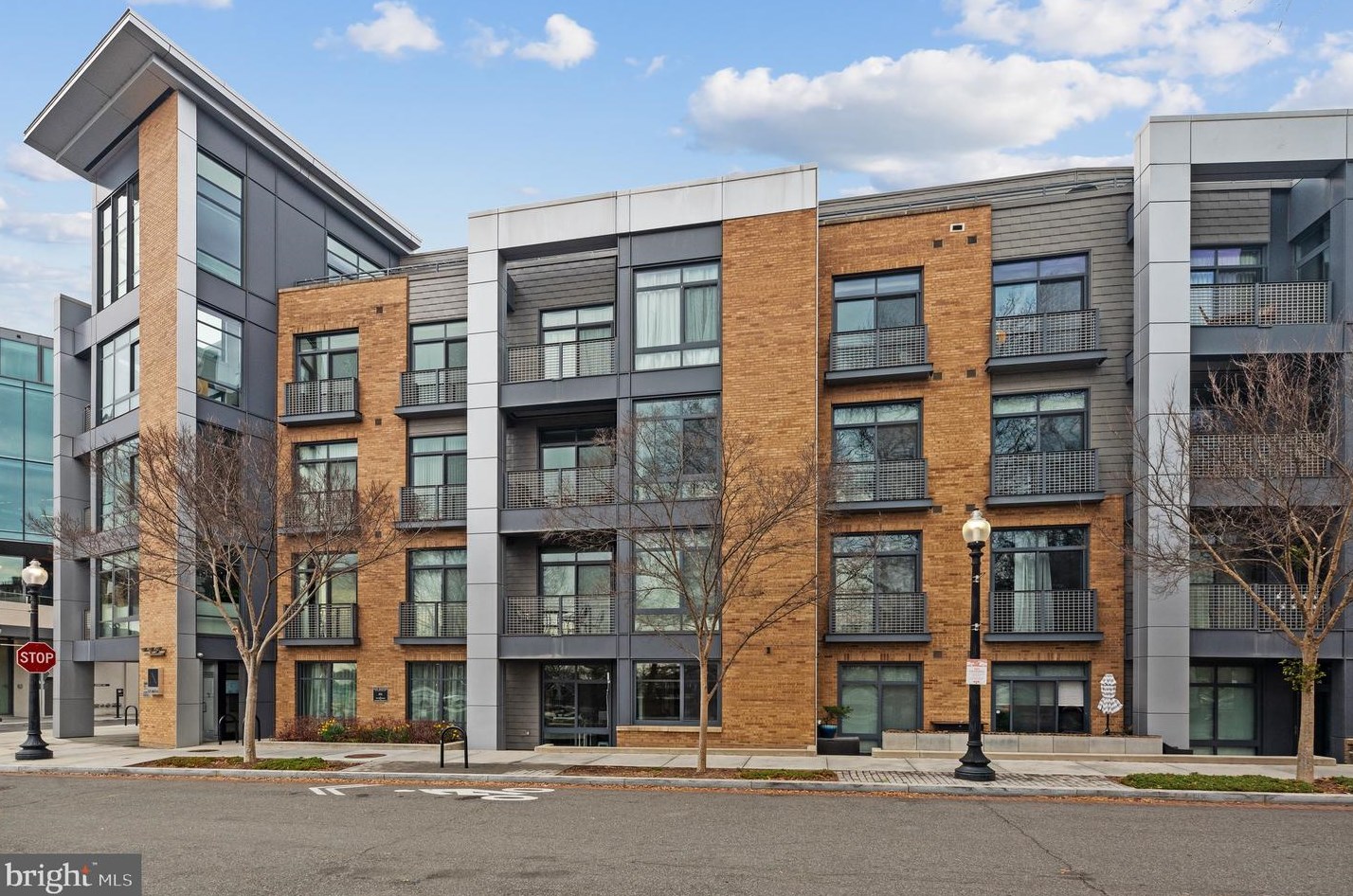 525 Water St, Washington DC 20024 exterior