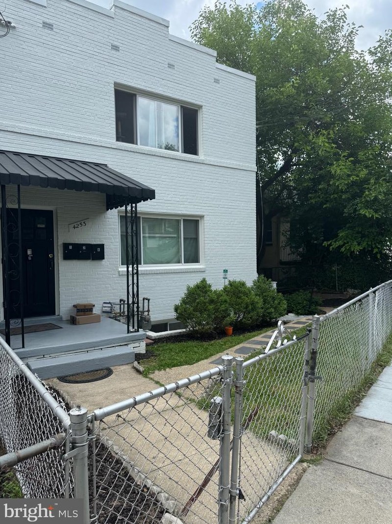 4253 Brooks St Ne #b, Washington, DC 20019