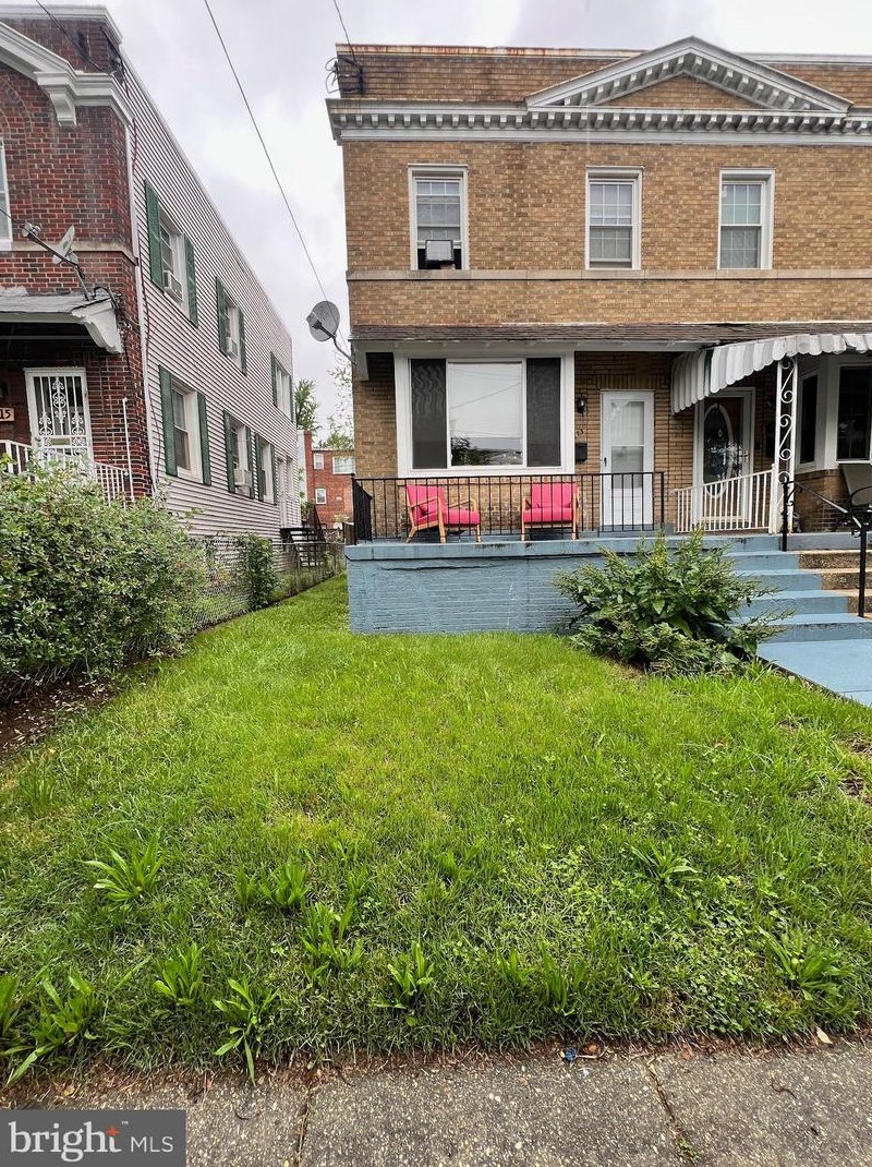 713 Tuckerman St, Washington, DC 20011-1221