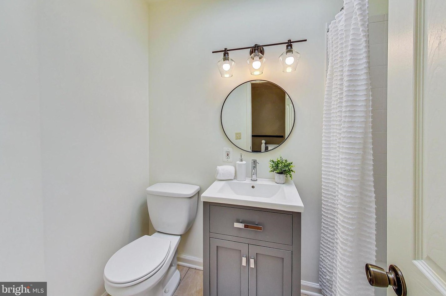 24 16th St, Washington DC  20003-1501 exterior