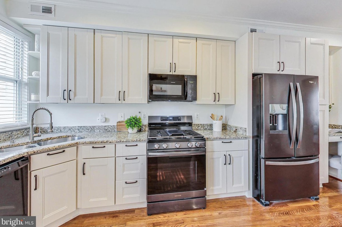 24 16th St, Washington DC  20003-1501 exterior