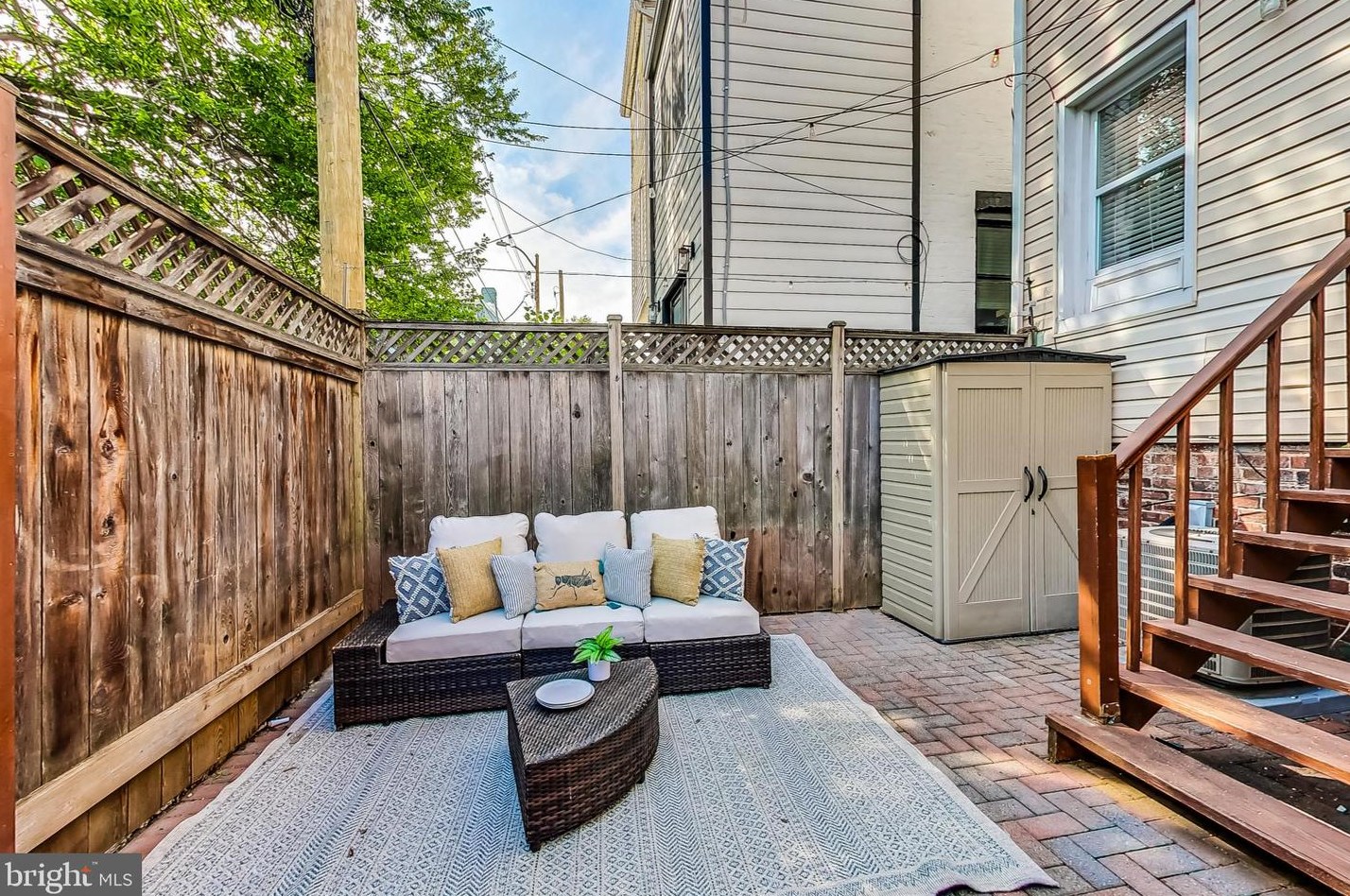 24 16th St, Washington DC  20003-1501 exterior