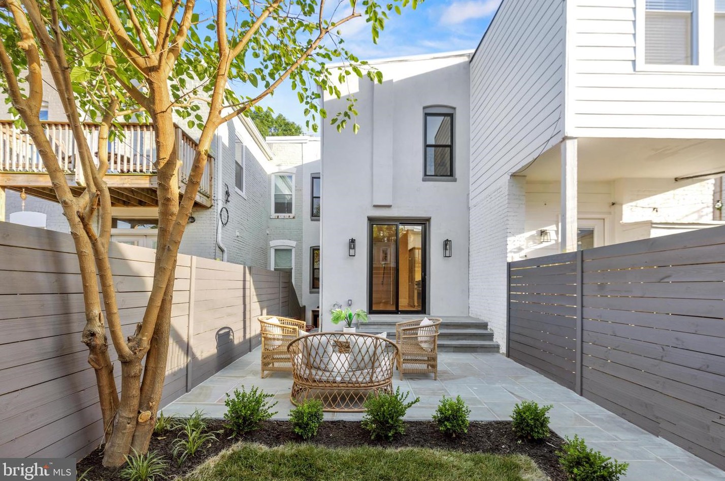 133 P St, Washington DC  20001-1115 exterior