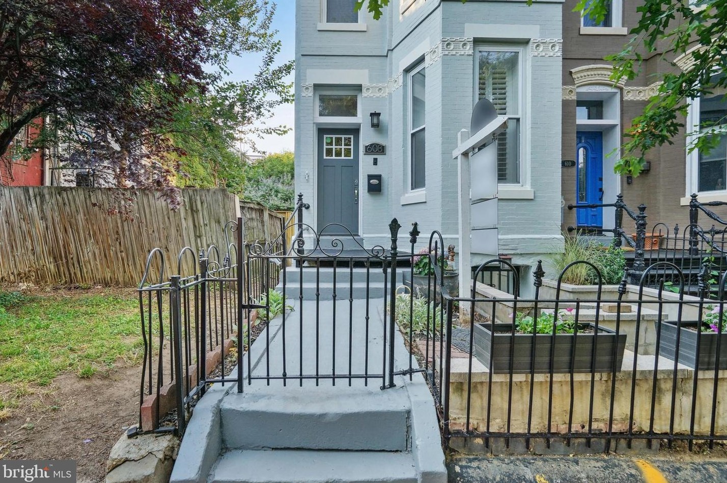 608 G St, Washington, DC 20003-2722