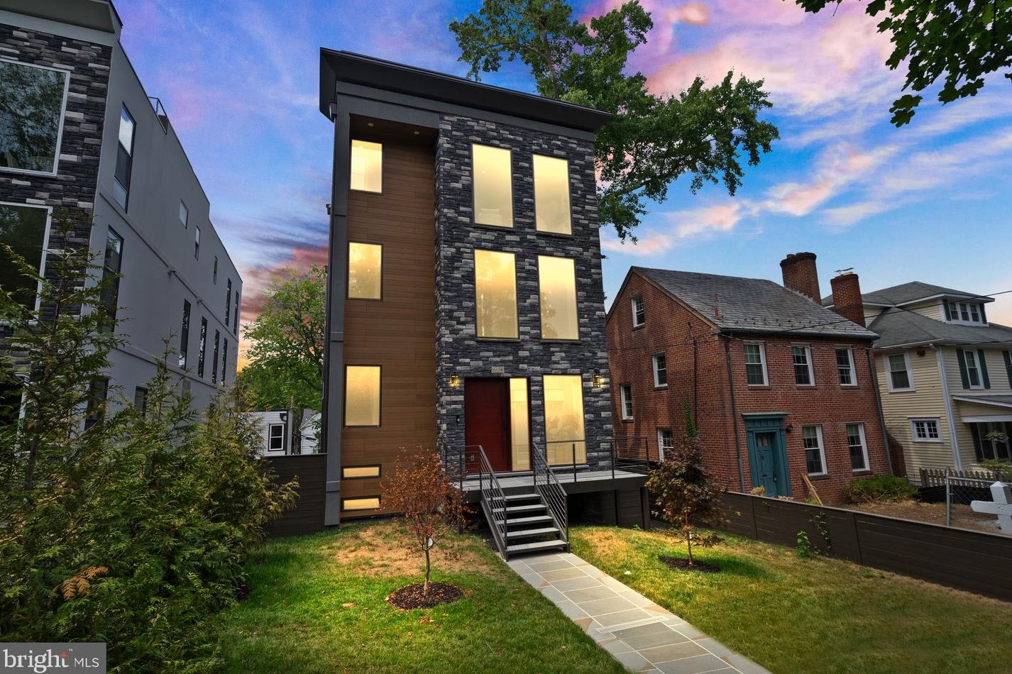 6118 30th St, Washington DC  20015-1512 exterior