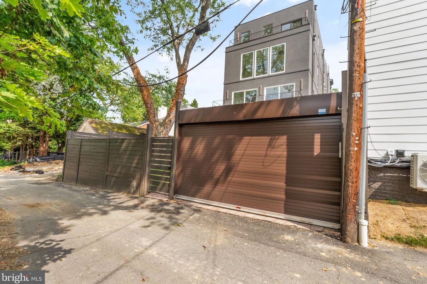 6118 30th St, Washington DC  20015-1512 exterior