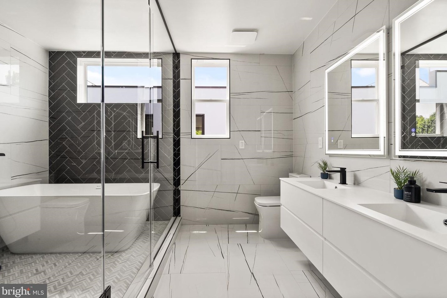 6118 30th St, Washington DC  20015-1512 exterior