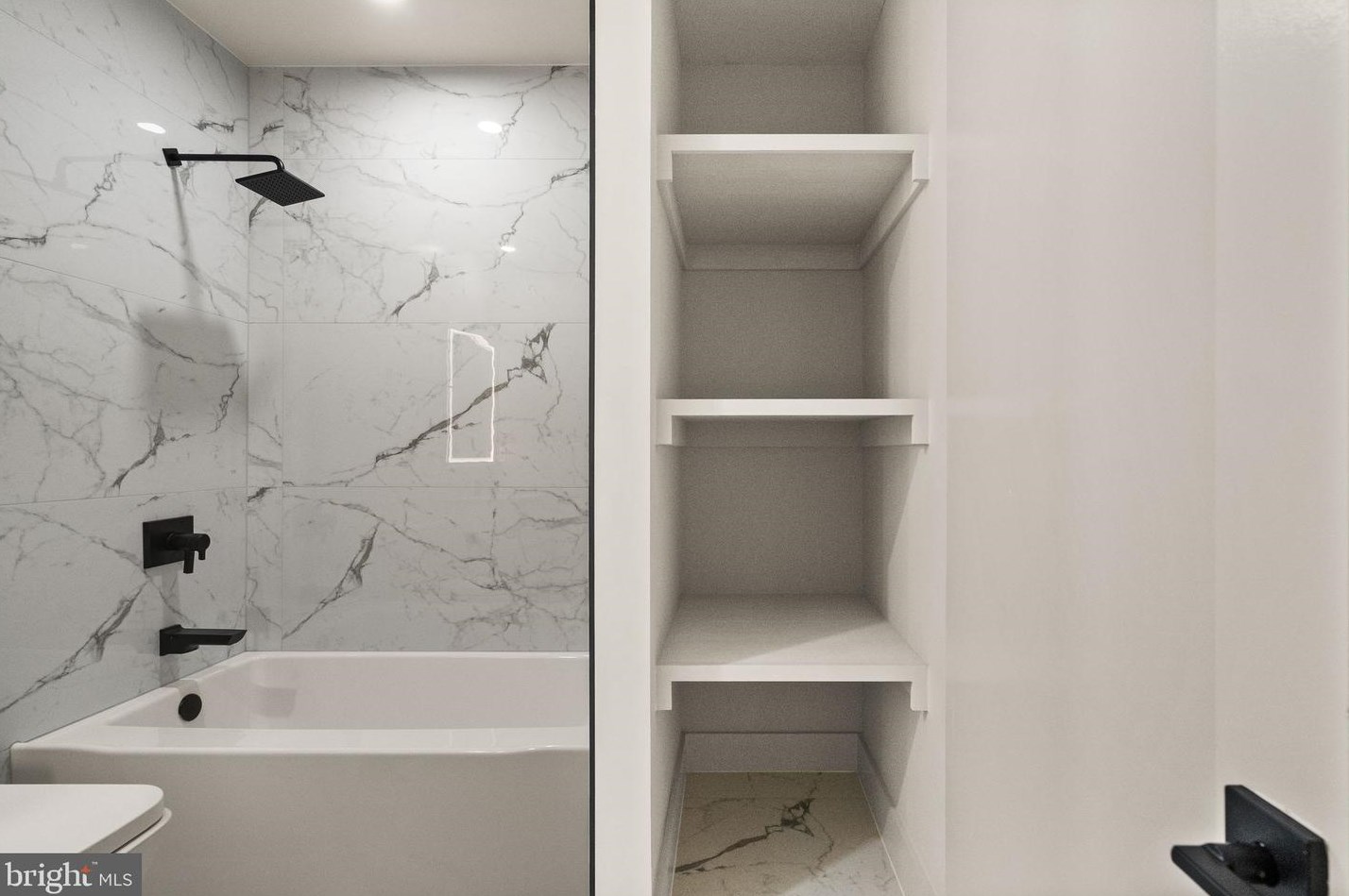 6118 30th St, Washington DC  20015-1512 exterior