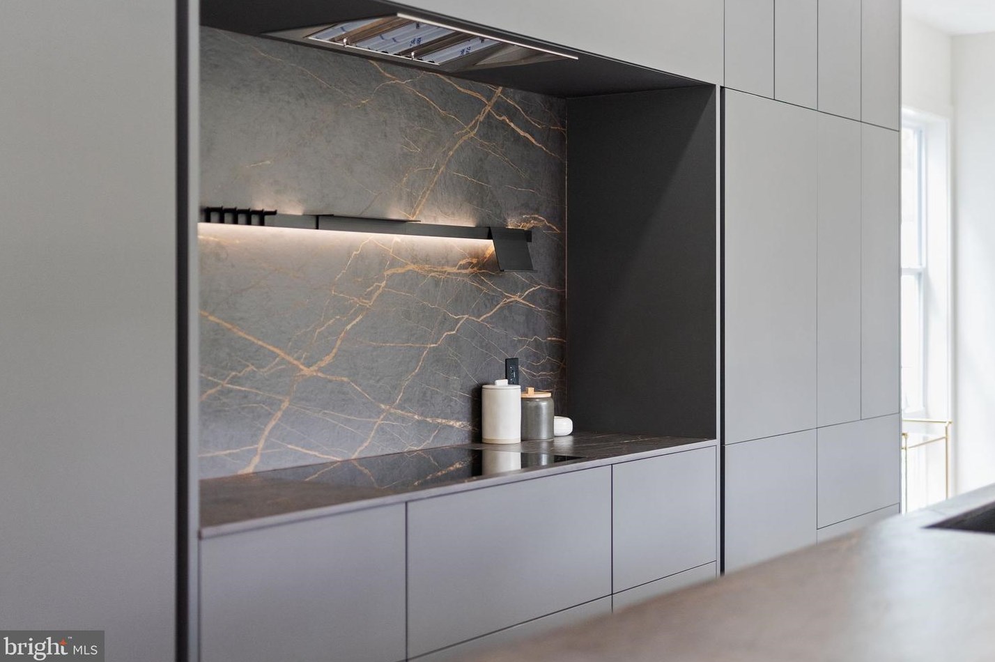 6118 30th St, Washington DC  20015-1512 exterior