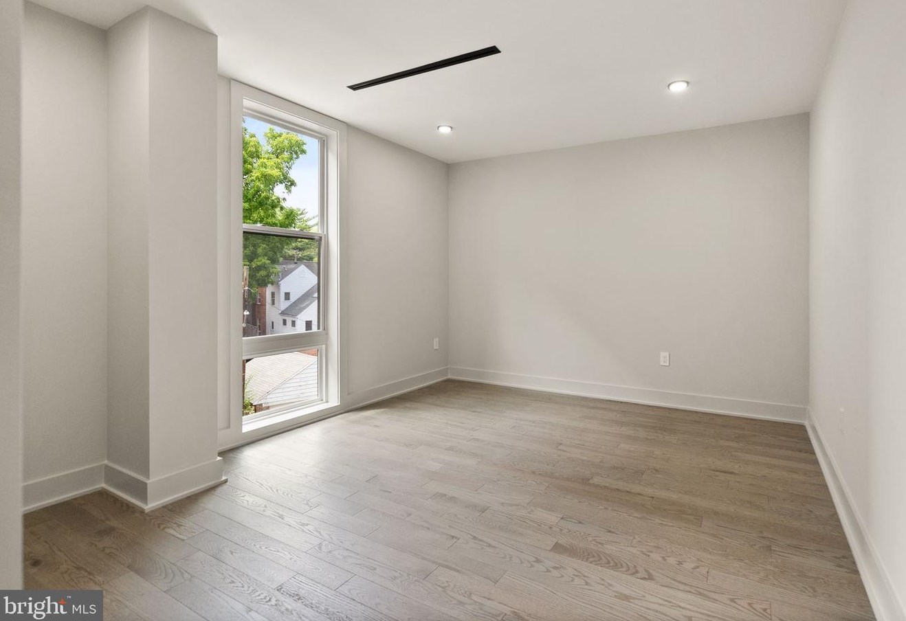 6118 30th St, Washington DC  20015-1512 exterior