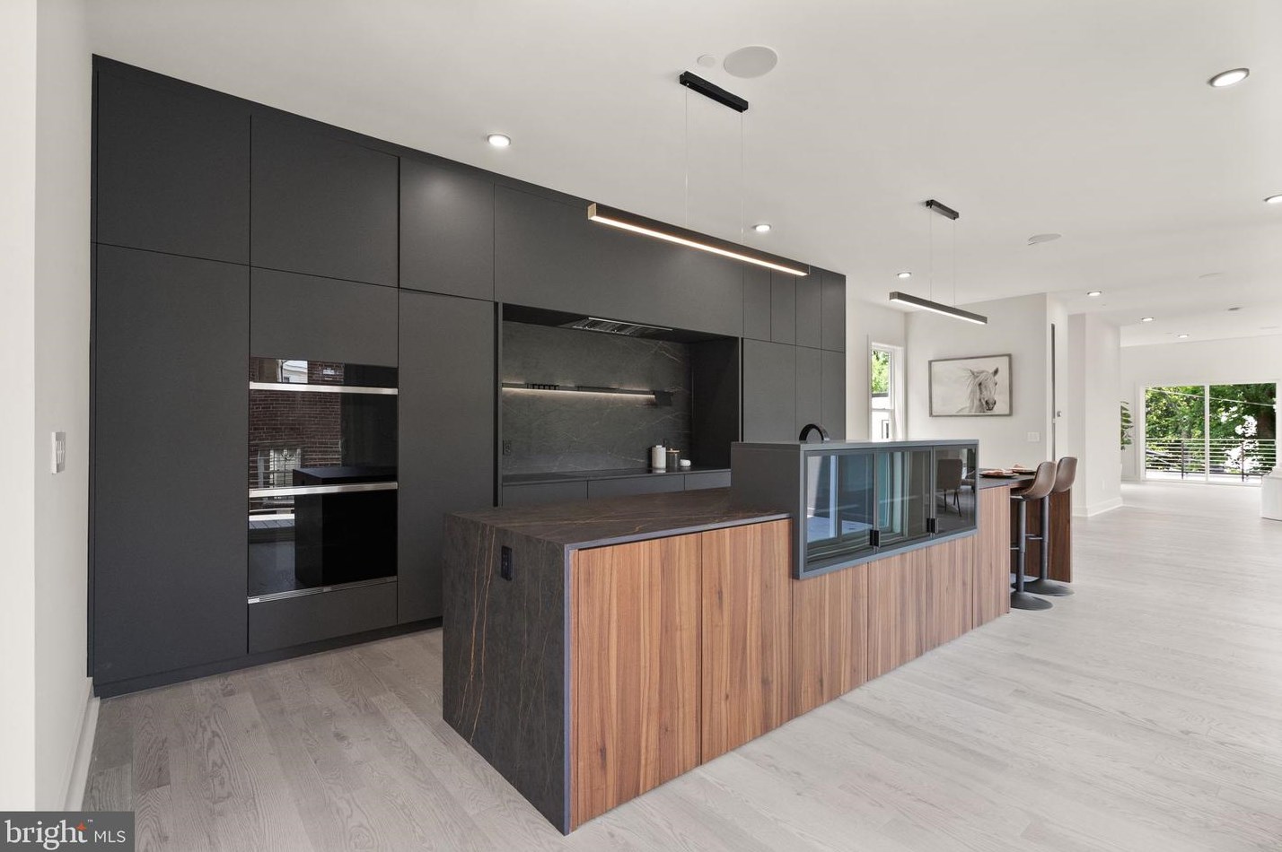 6118 30th St, Washington DC  20015-1512 exterior