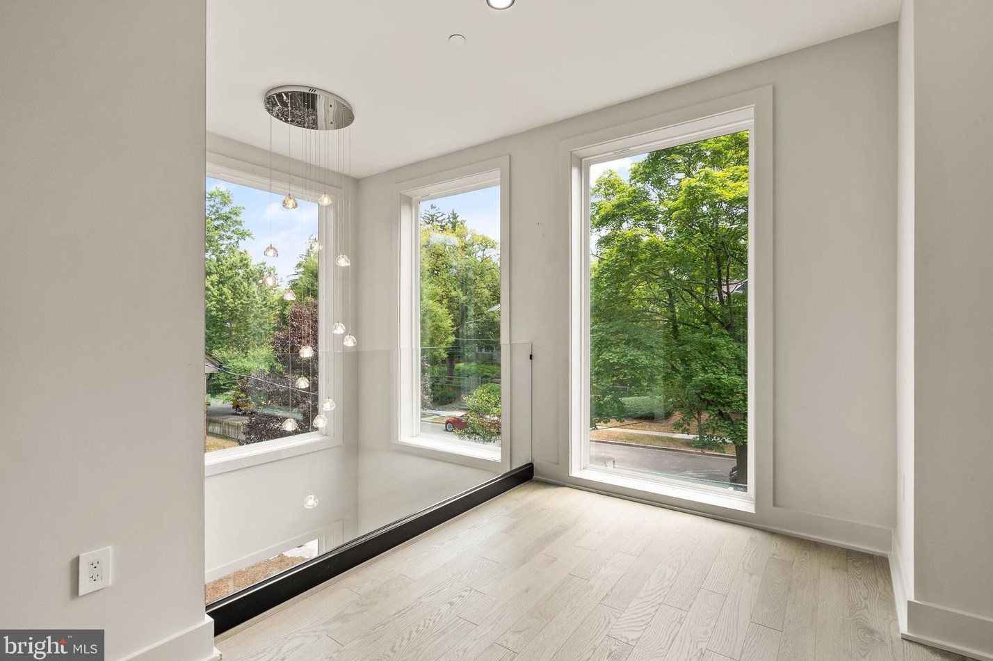 6118 30th St, Washington DC  20015-1512 exterior