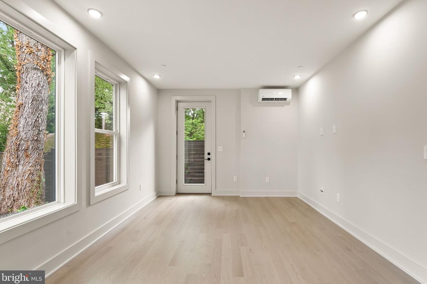 6118 30th St, Washington DC  20015-1512 exterior