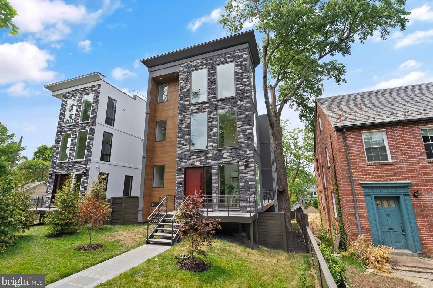 6118 30th St, Washington DC  20015-1512 exterior