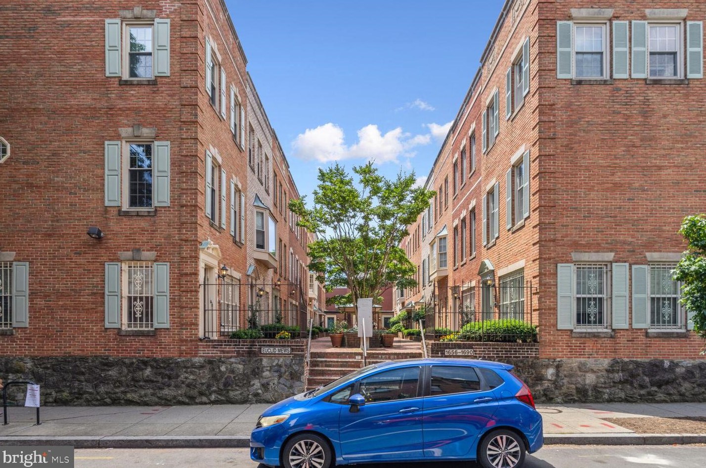 1664 Euclid St, Washington, DC 20009-5661