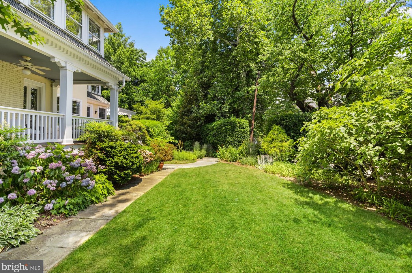 3301 Highland Pl, Washington DC  20008-3234 exterior