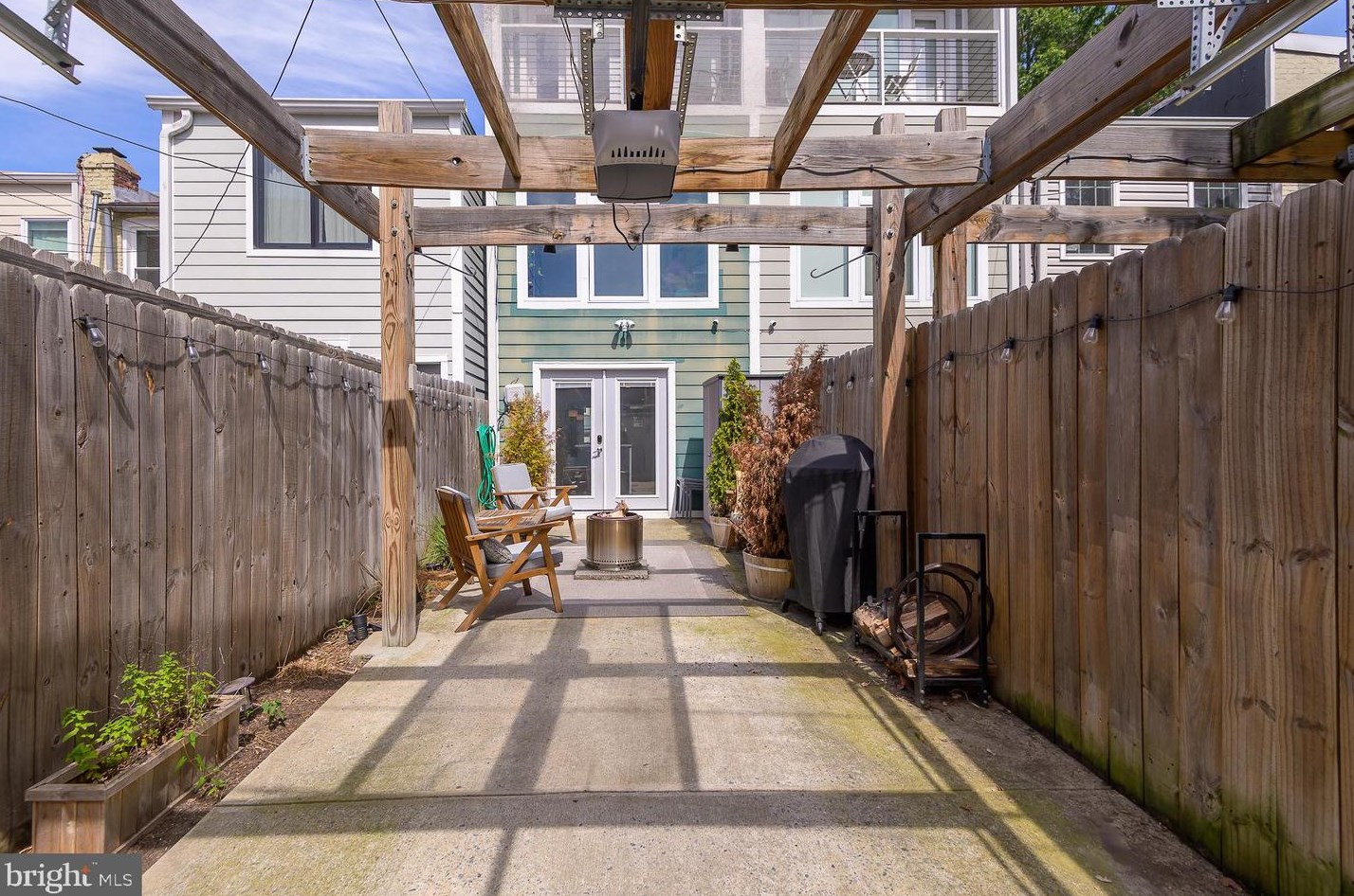 928 9th St, Washington DC  20002-3714 exterior