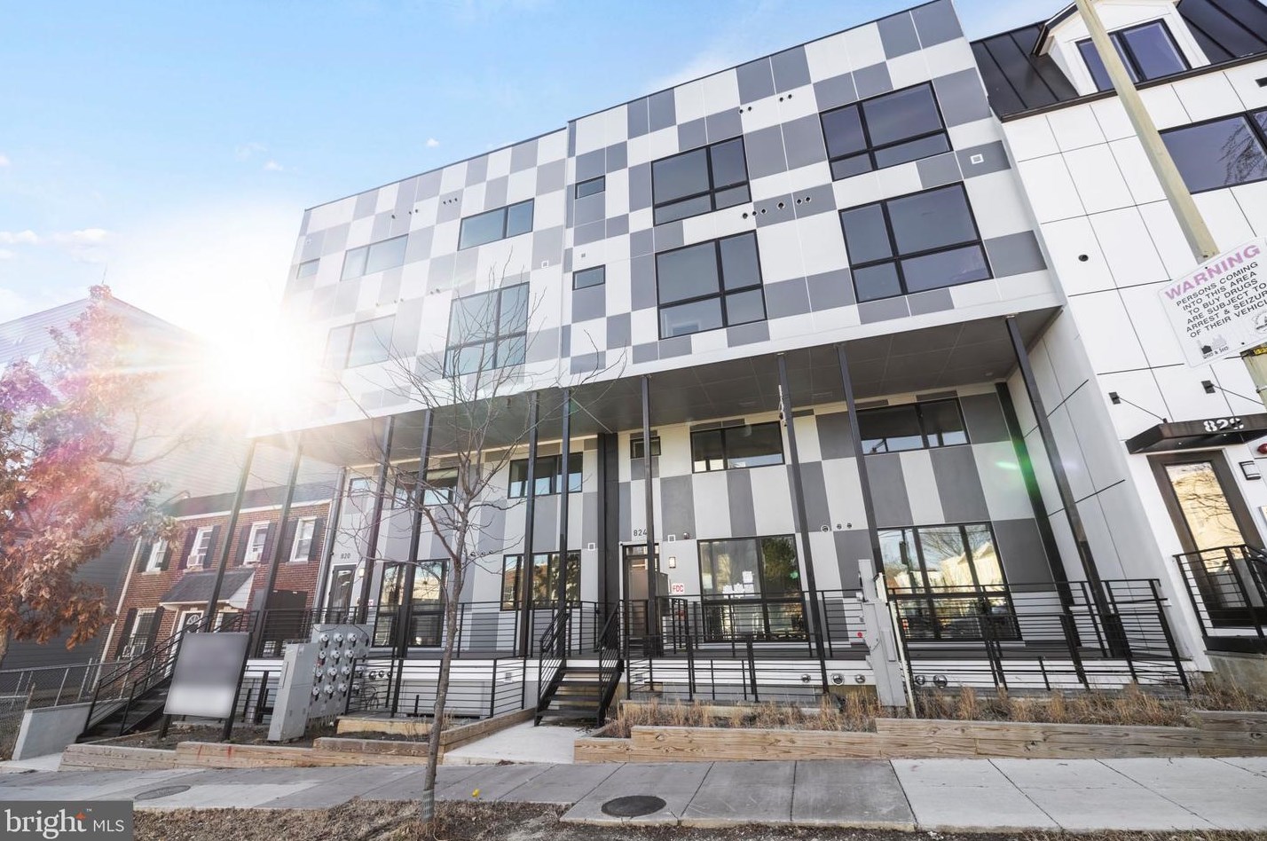 824 18th St, Washington DC 20002-6902 exterior