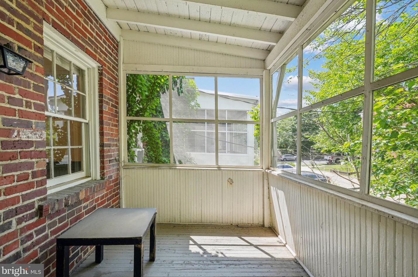 3925 W St, Washington DC 20020-5717 exterior