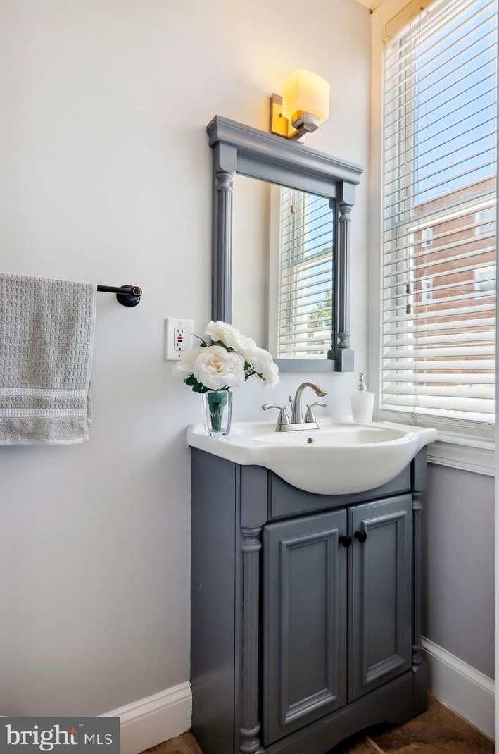 4417 3 St, Washington DC 20003-1930 exterior