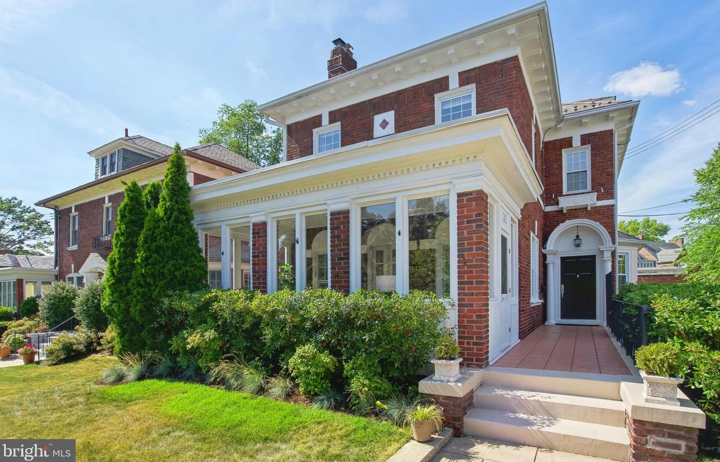 1705 Allison St Nw, Washington, DC 20011