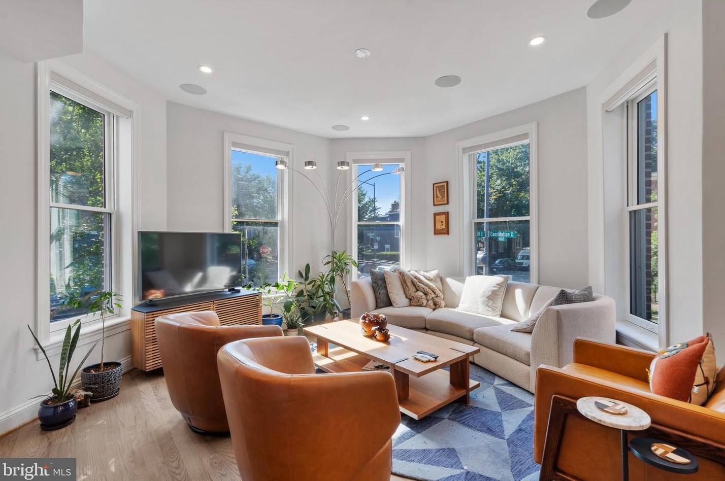 928 Constitution Ave, Washington DC  20002-6202 exterior