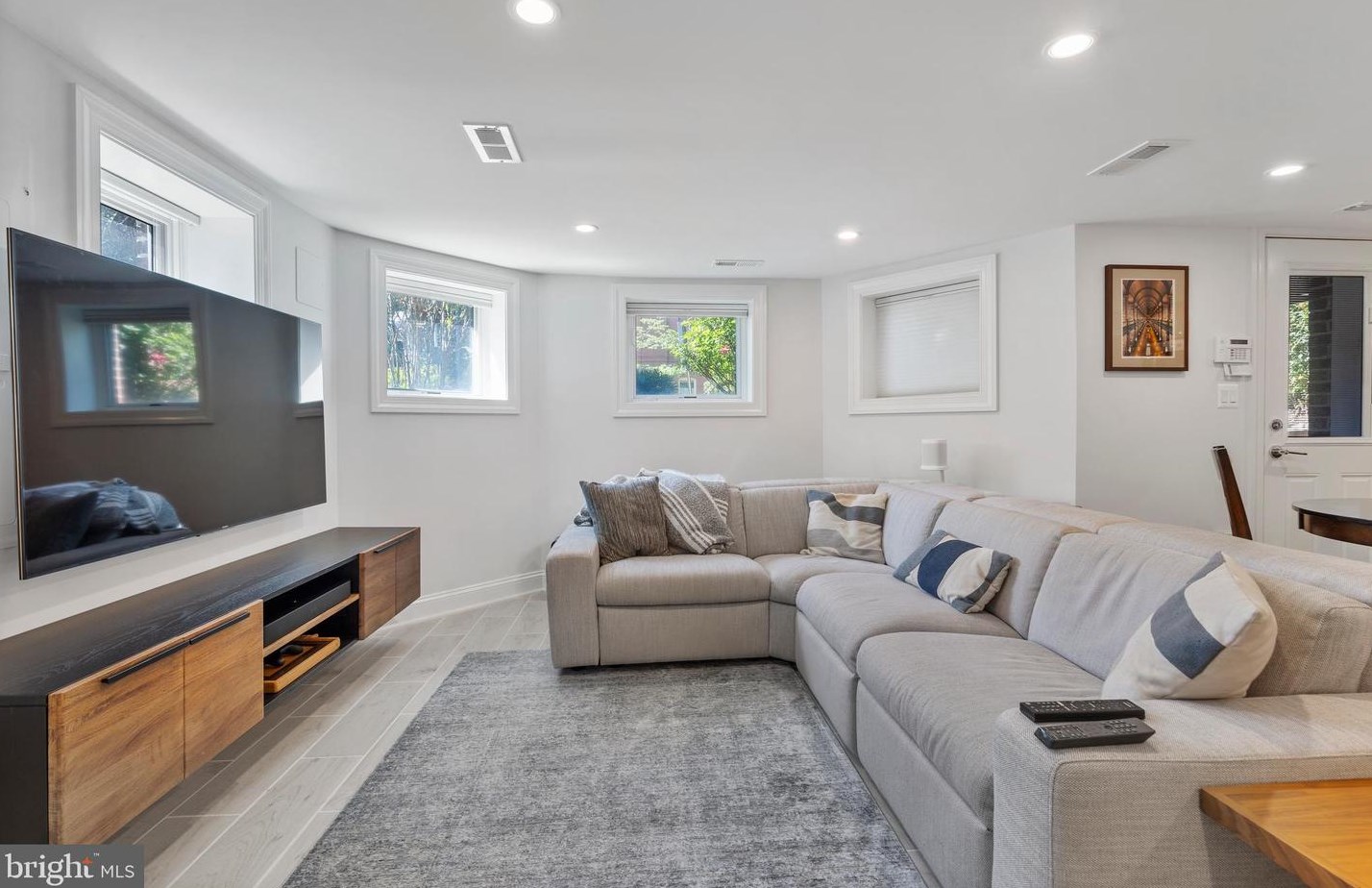 928 Constitution Ave, Washington DC  20002-6202 exterior