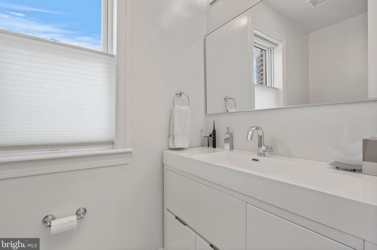 928 Constitution Ave, Washington DC  20002-6202 exterior