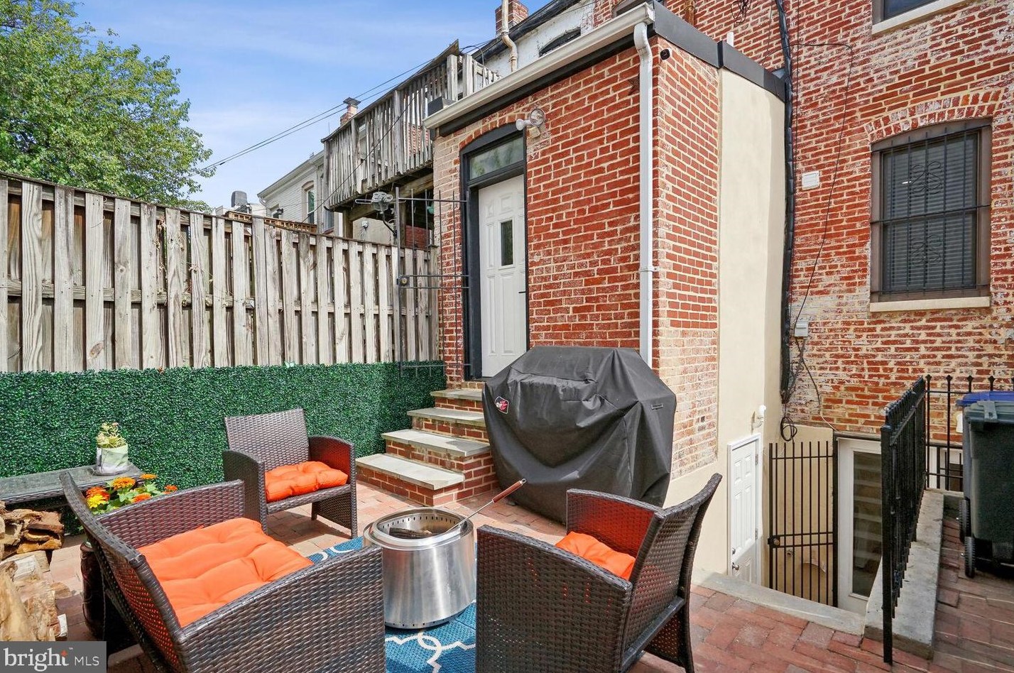 1426 F St, Washington DC  20004-1003 exterior