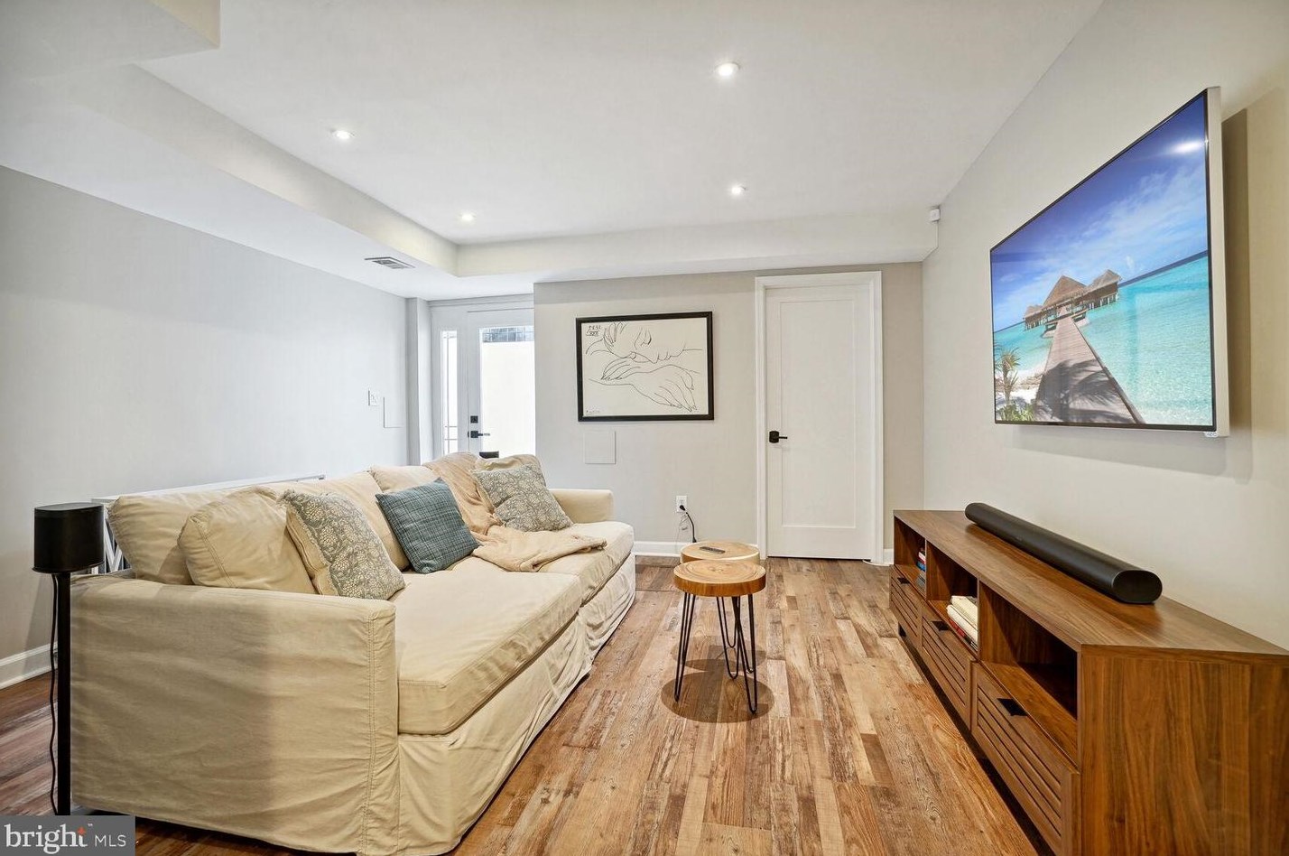 1426 F St, Washington DC  20004-1003 exterior