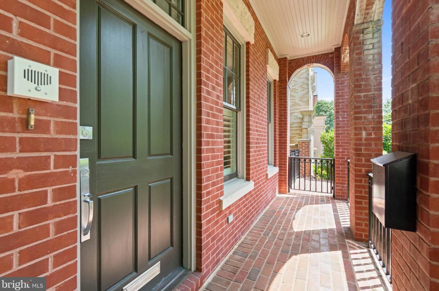2999 38th St, Washington, DC 20016-5402