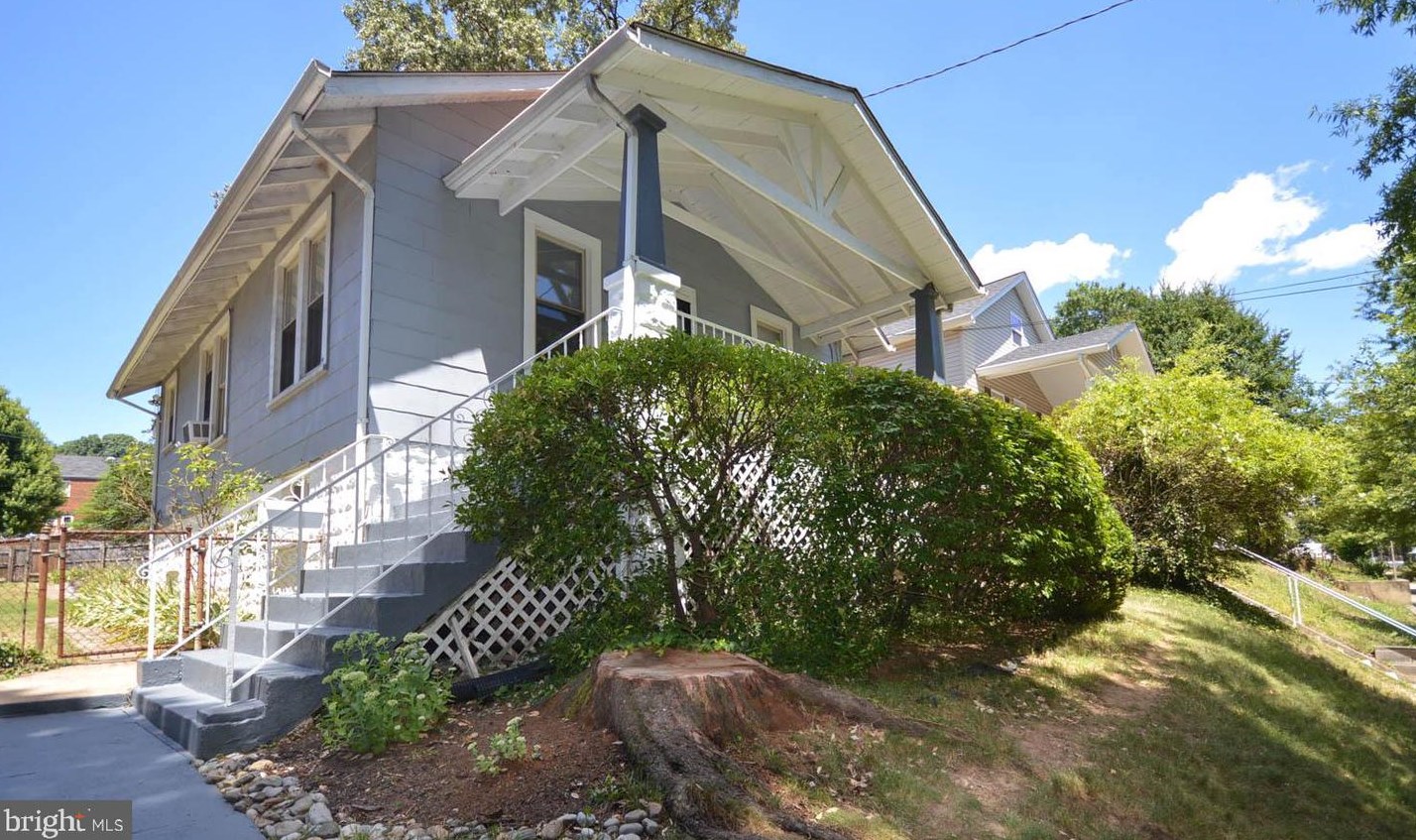3114 Channing St, Washington, DC 20018-1515