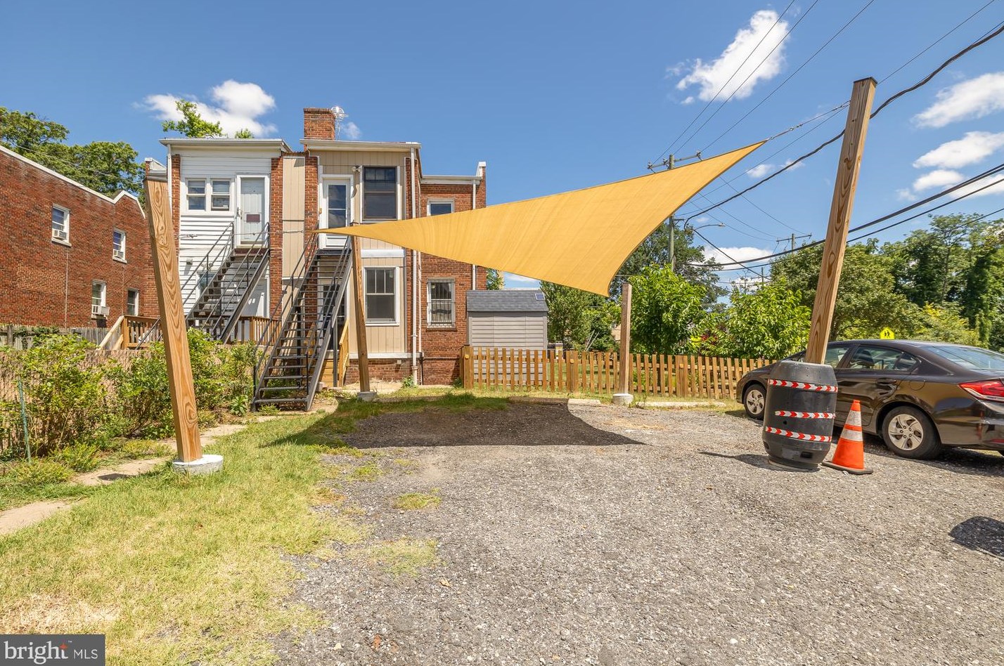 21 Hamilton St, Washington DC  20011-6715 exterior