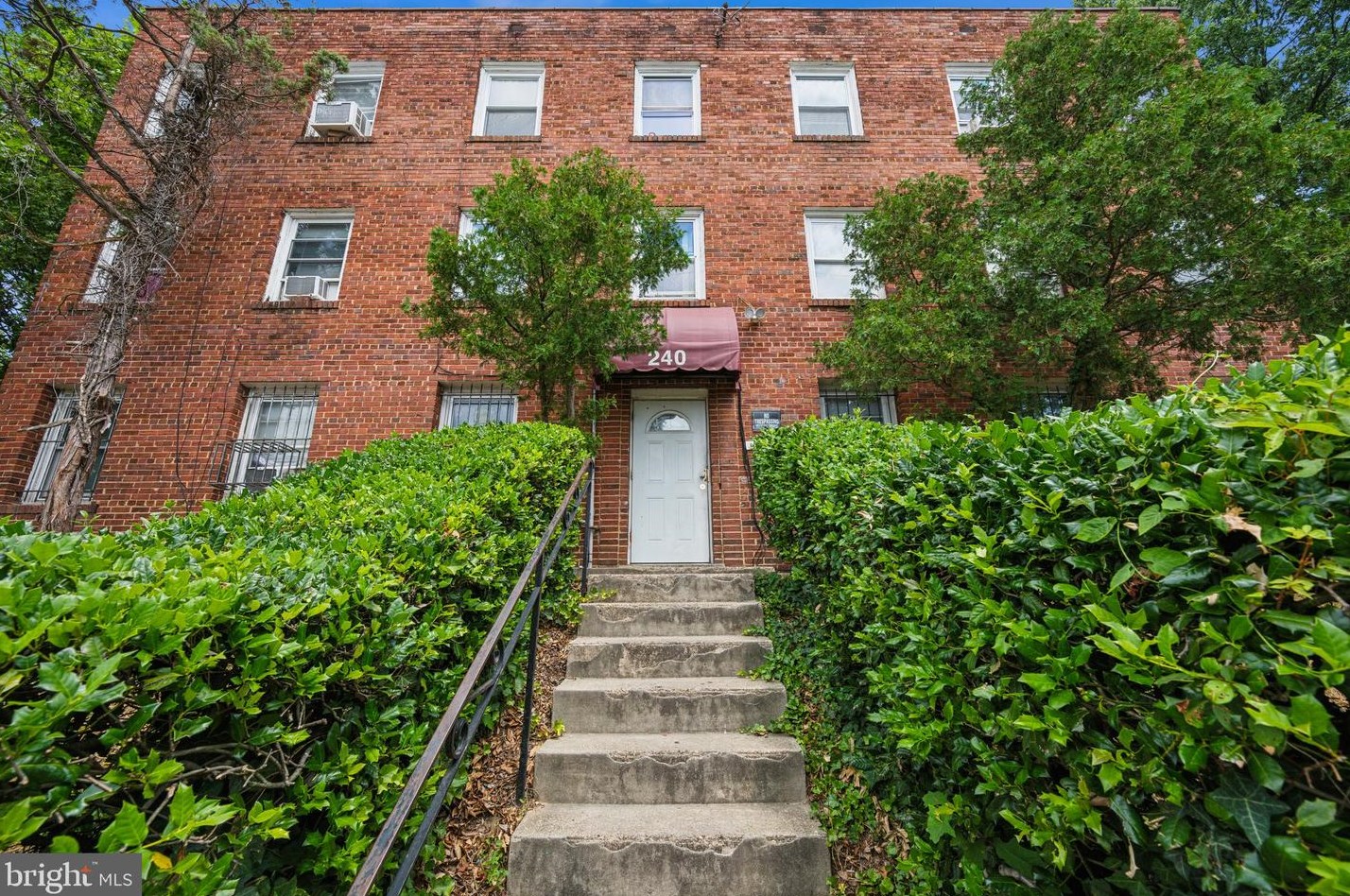 240 34th St, Washington, DC 20019-8246