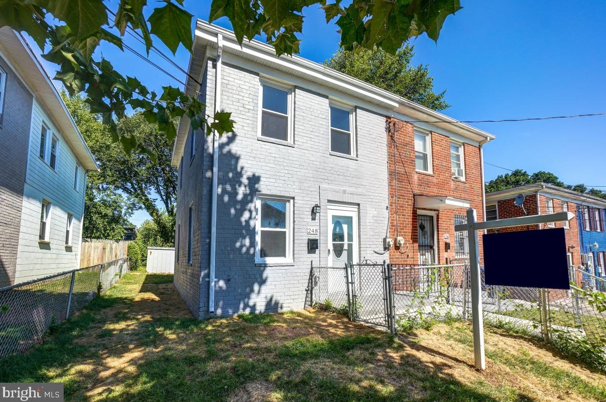 248 56th Pl Ne, Washington, DC 20019