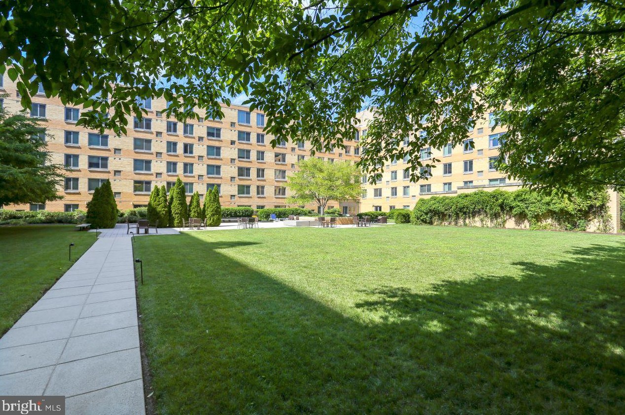 475 K St, Washington DC  20001-5252 exterior