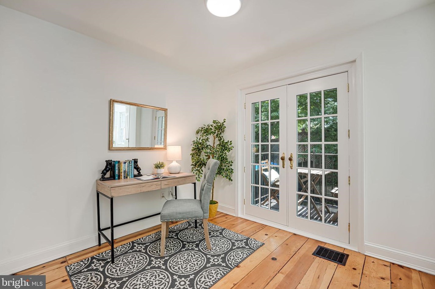 1320 27th St, Washington DC  20020-3656 exterior