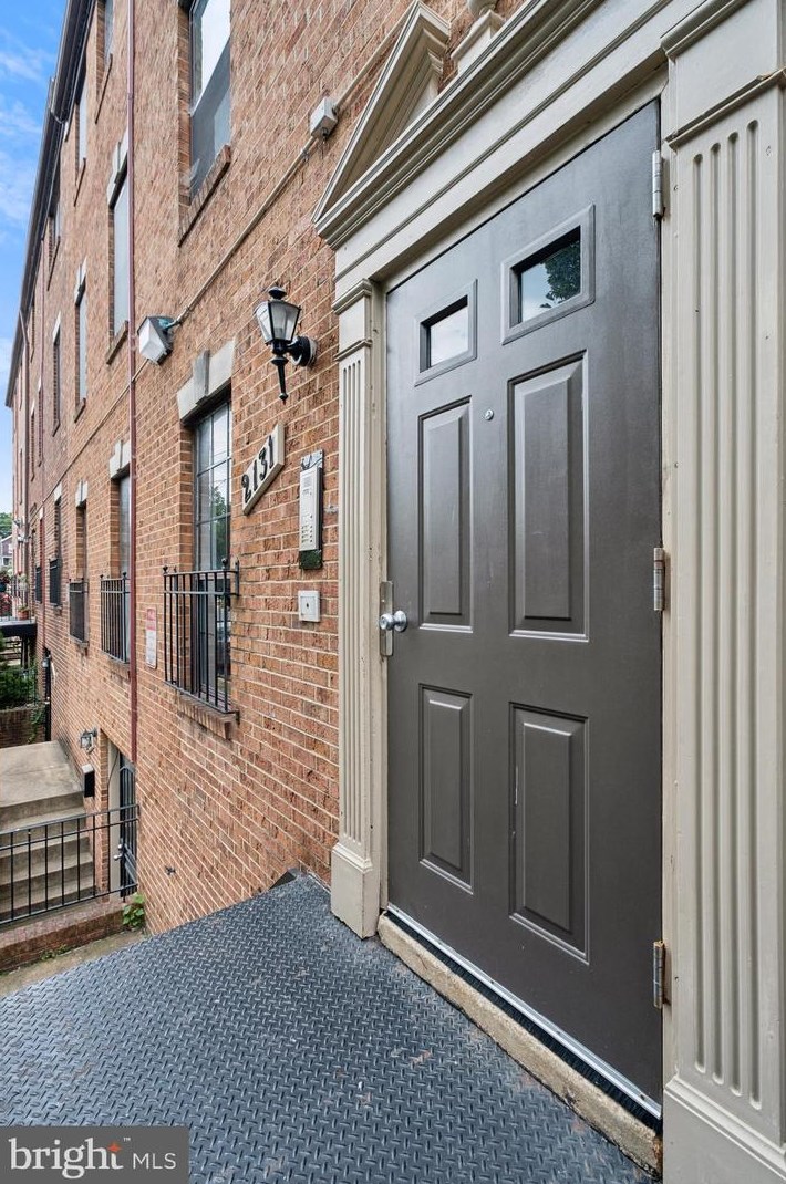 2131 Young St Se #101, Washington, DC 20020