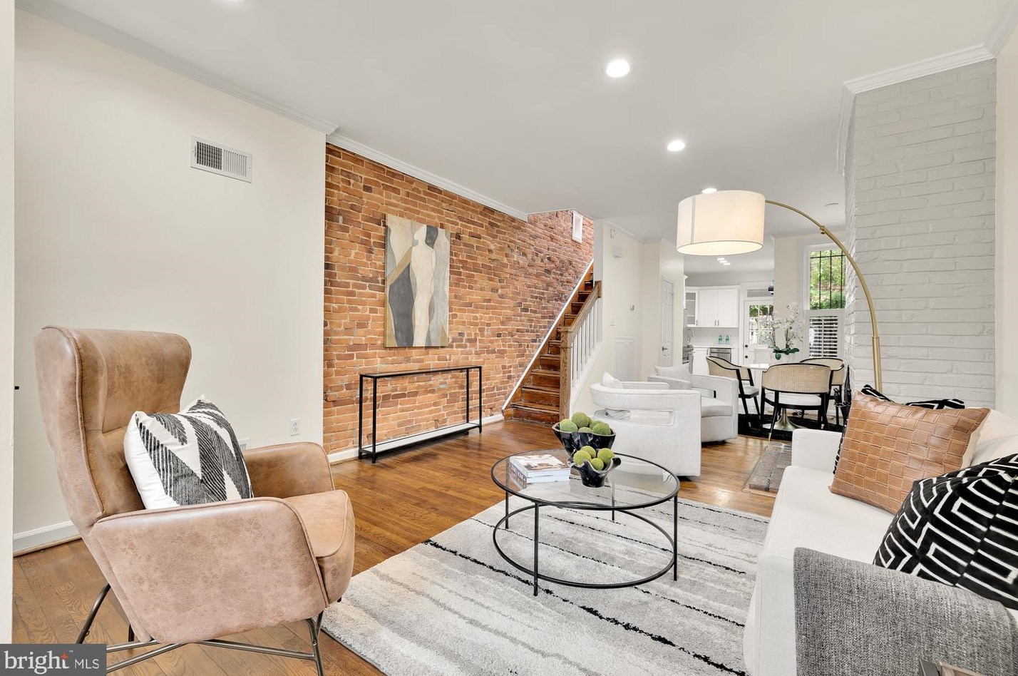 1104 G St, Washington, DC 20005-3806