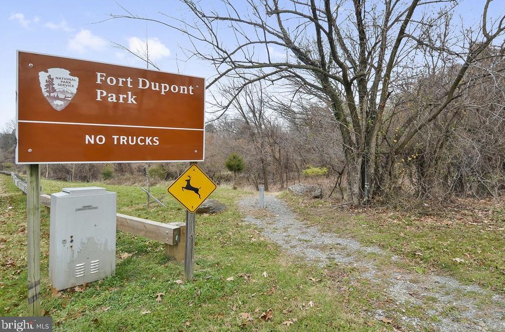 2248 Shannon Pl, Washington DC  20020-5740 exterior