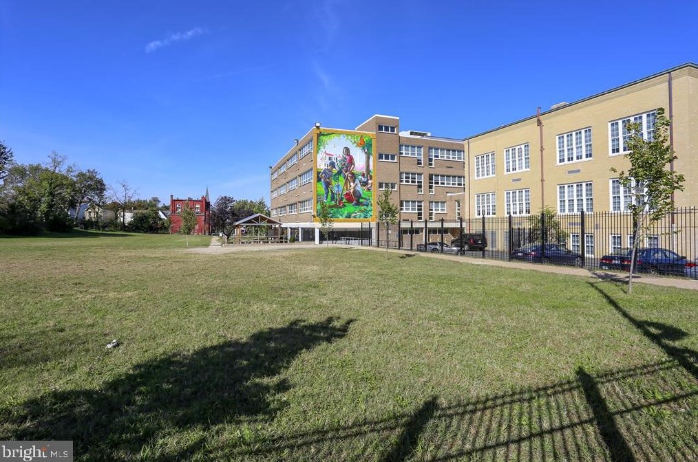 2248 Shannon Pl, Washington DC  20020-5740 exterior