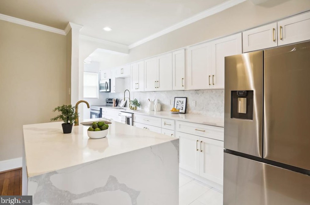 2248 Shannon Pl, Washington DC  20020-5740 exterior