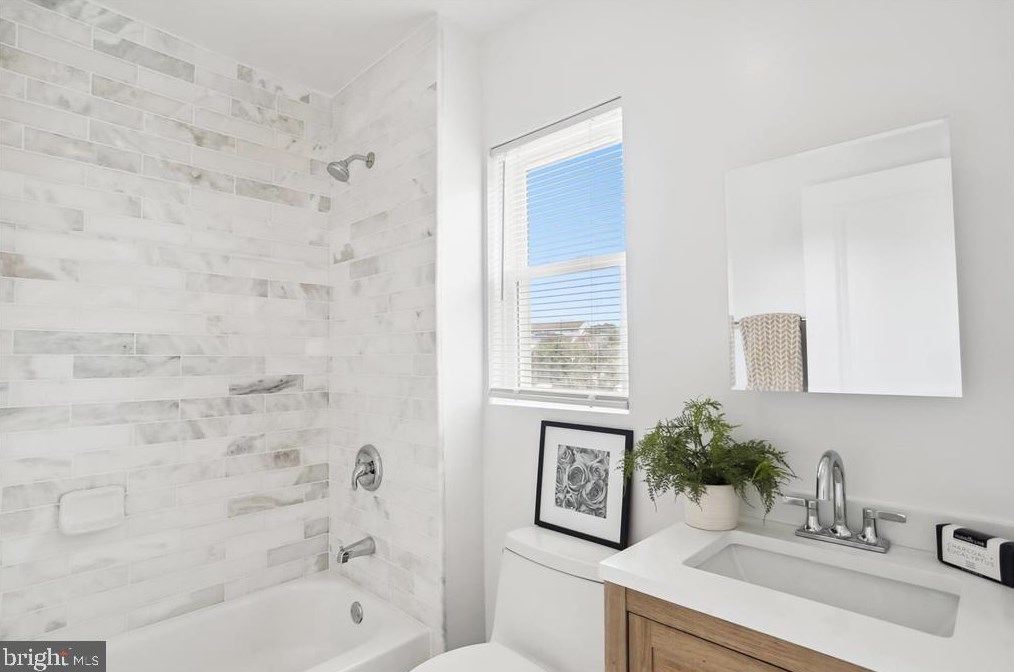 2248 Shannon Pl, Washington DC  20020-5740 exterior