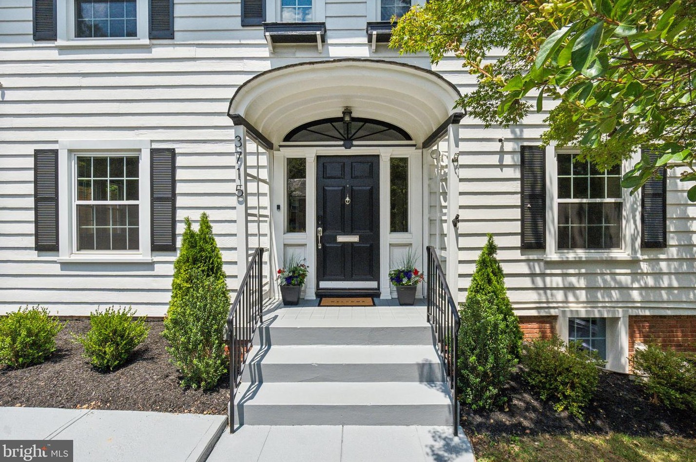 3715 Harrison St, Washington, DC 20015-1815