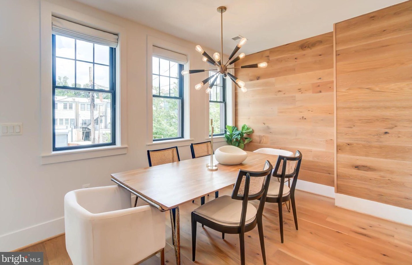 244 10th St, Washington DC  20002-6214 exterior